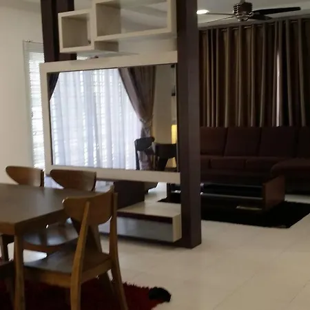 Cosy Spacious Homestay In Central Batu Pahat With Wifi & Genting Clubhouse Kampong Seri Gading Exterior photo