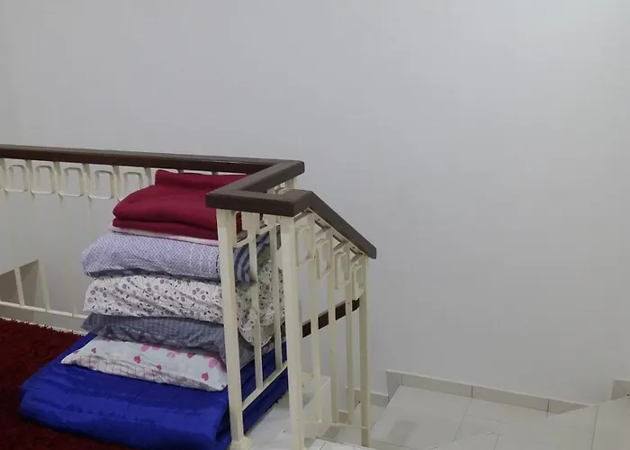 Cosy Spacious Homestay In Central Batu Pahat With Wifi & Genting Clubhouse