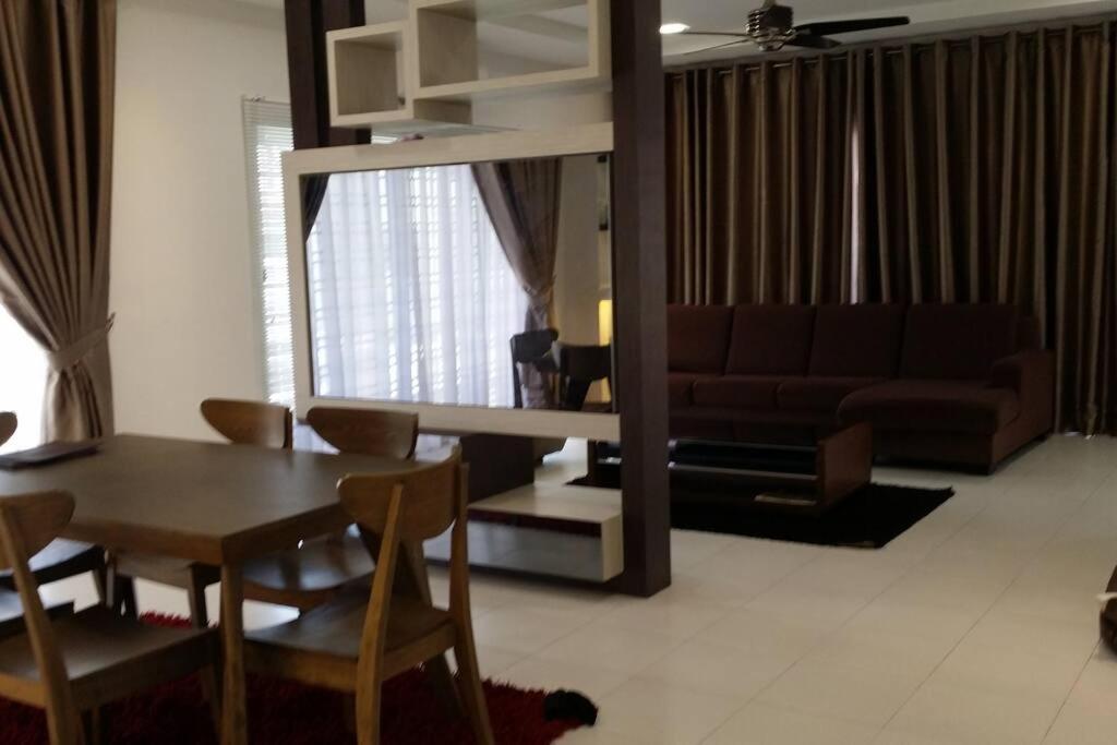 Holiday home Cosy Spacious In Batu Pahat With Wifi & Genting Clubhouse