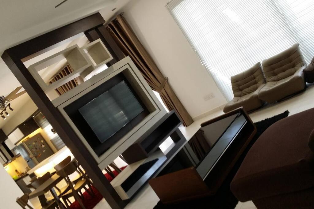 Cosy Spacious In Batu Pahat With Wifi & Genting Clubhouse Holiday home Kampong Seri Gading