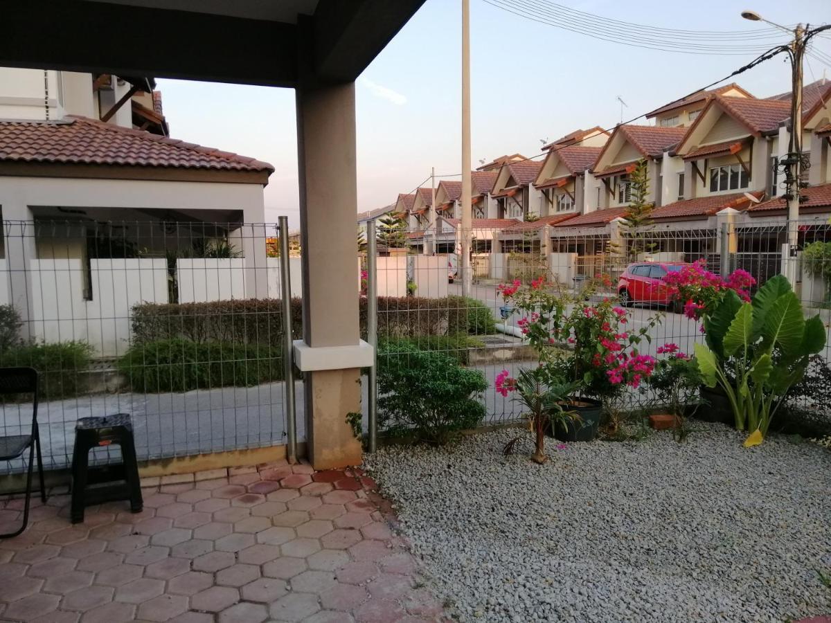 Cosy Spacious In Batu Pahat With Wifi & Genting Clubhouse Holiday home