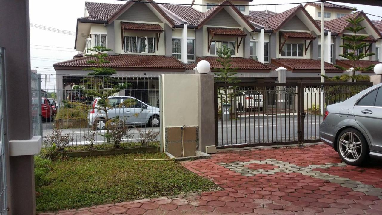 Holiday home Cosy Spacious In Batu Pahat With Wifi & Genting Clubhouse Kampong Seri Gading