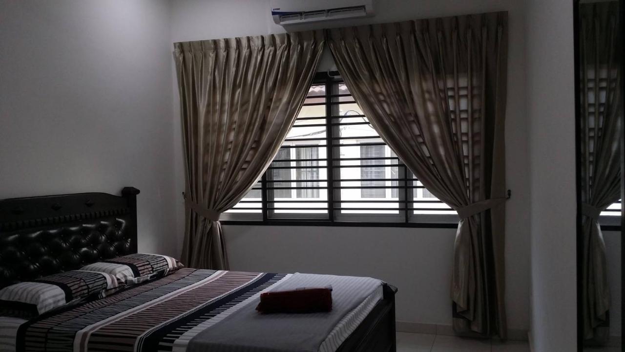 Cosy Spacious In Batu Pahat With Wifi & Genting Clubhouse Holiday home