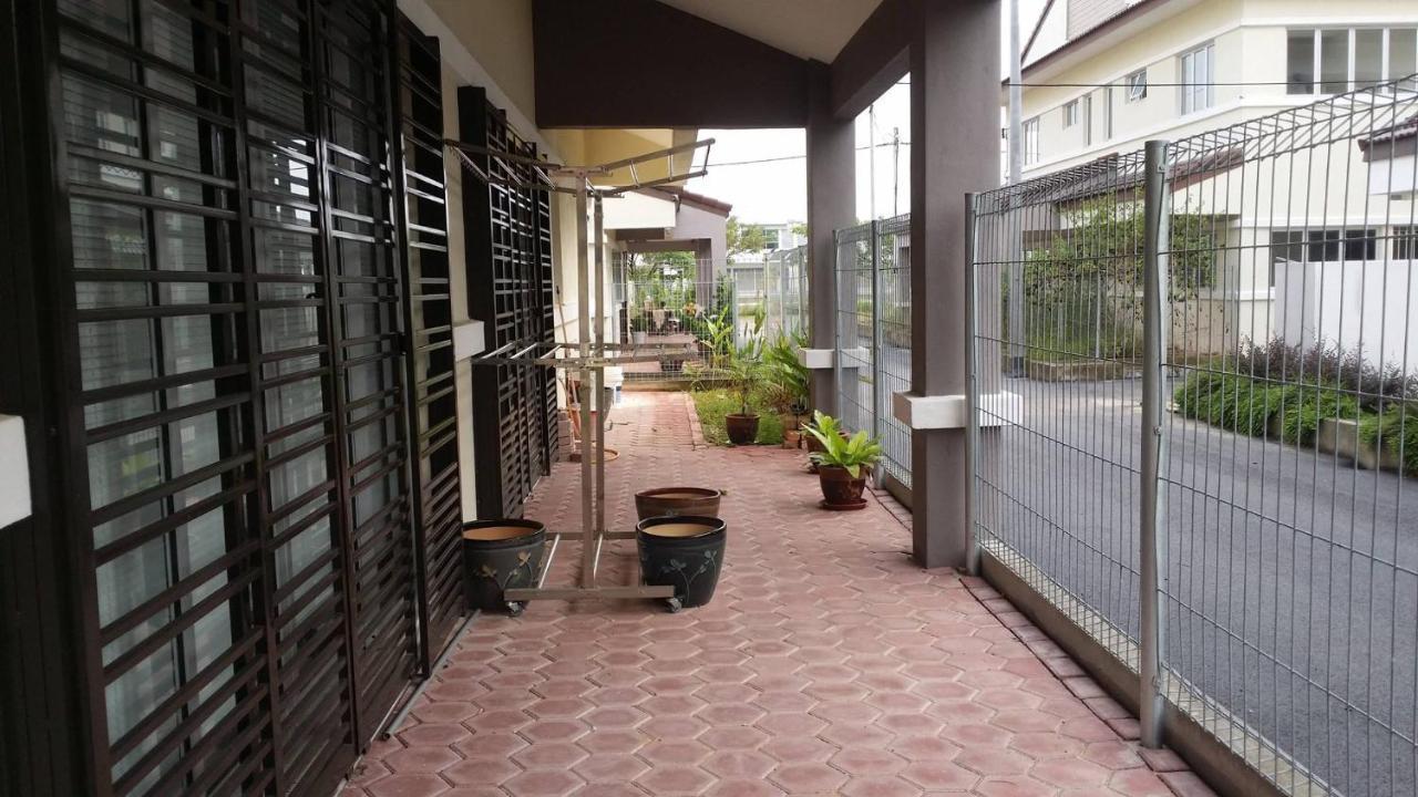 Cosy Spacious In Batu Pahat With Wifi & Genting Clubhouse Holiday home