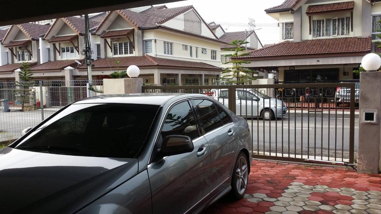 Cosy Spacious In Batu Pahat With Wifi & Genting Clubhouse * Kampong Seri Gading