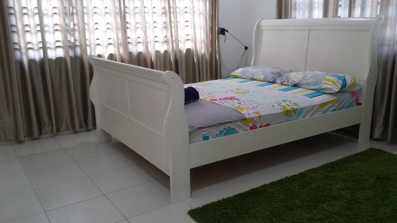 Cosy Spacious In Batu Pahat With Wifi & Genting Clubhouse * Kampong Seri Gading
