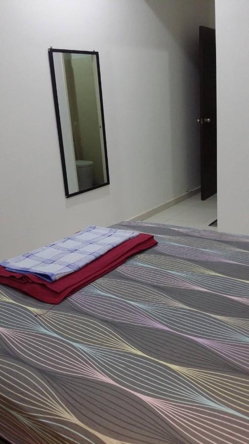 Cosy Spacious In Batu Pahat With Wifi & Genting Clubhouse Holiday home Kampong Seri Gading