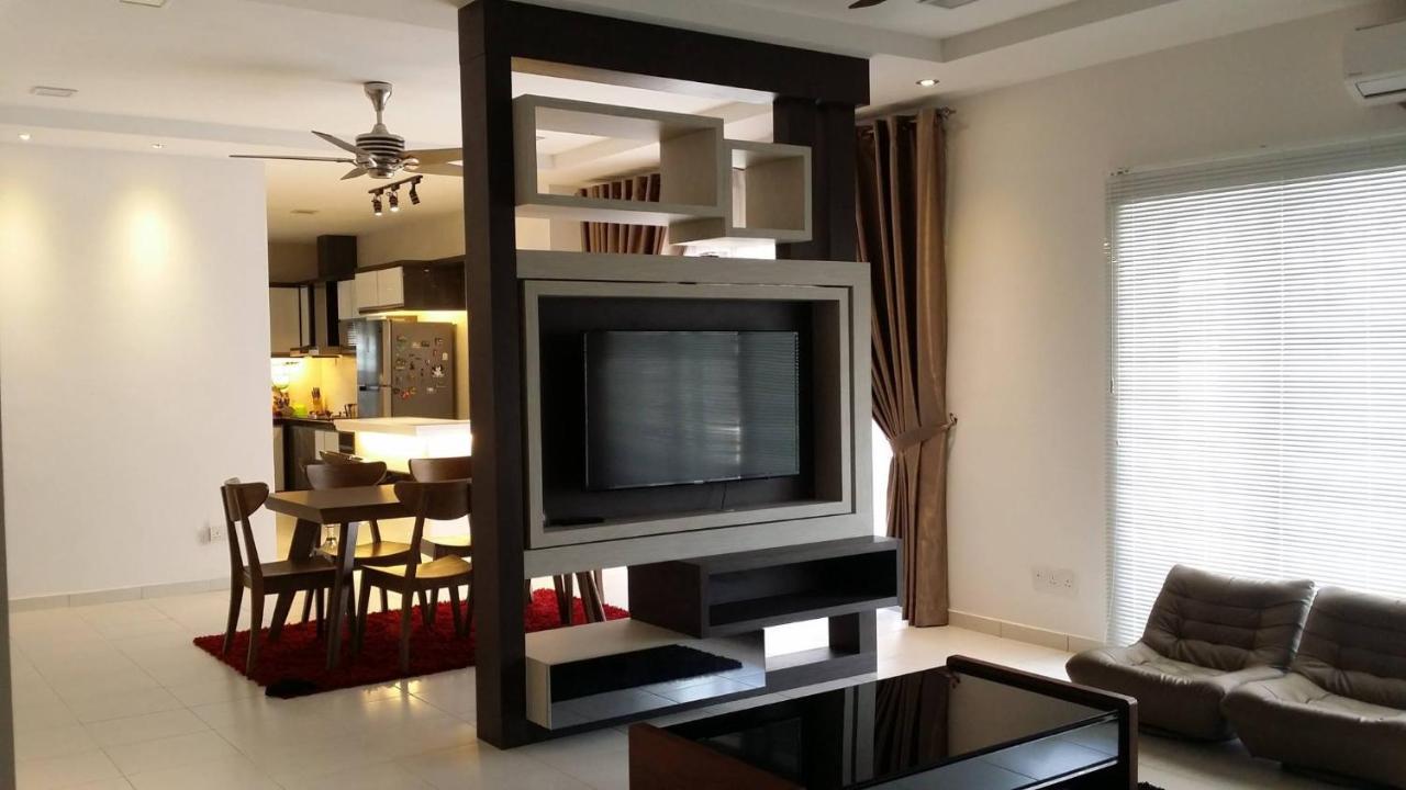 Cosy Spacious In Batu Pahat With Wifi & Genting Clubhouse Holiday home *